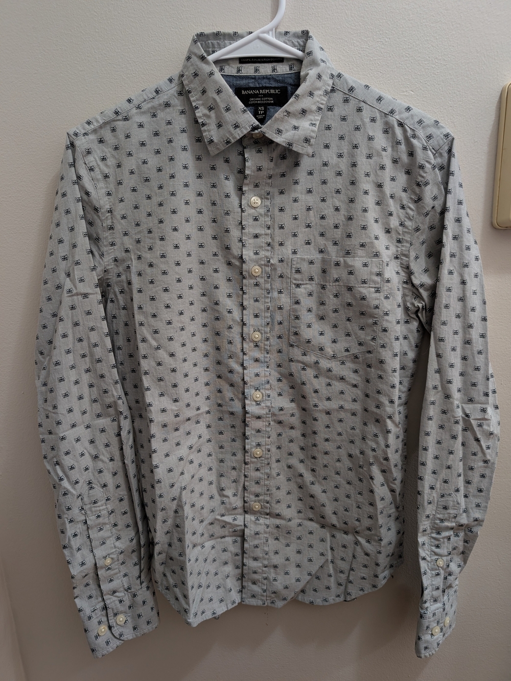 Banana Republic Untucked Fit Organic Cotton Raccoon Print Shirt Size XS